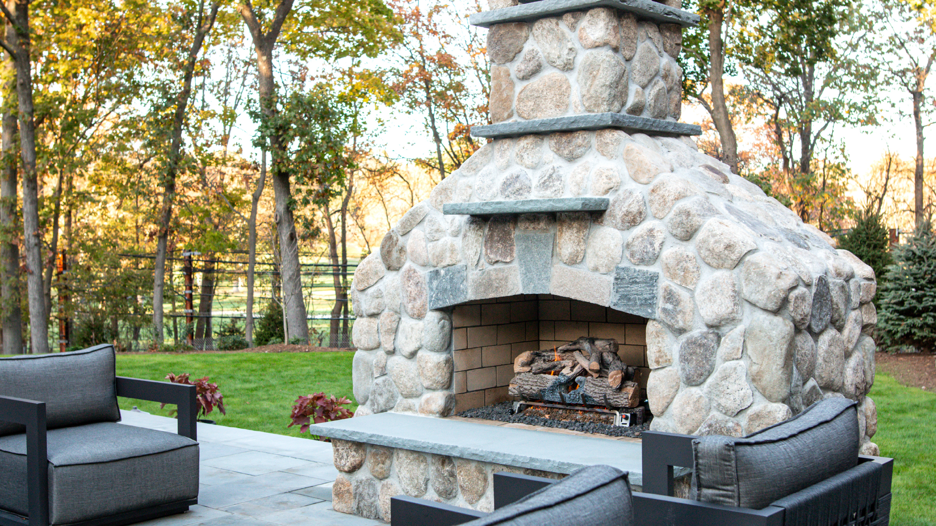 OUTDOOR GAS AND WOOD FIRE PITS